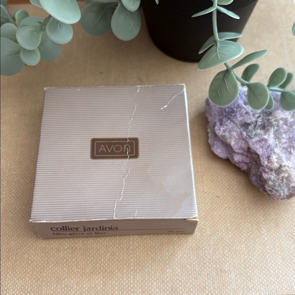 Vintage Avon 80s Jardinia Pastel Floral Necklace Cottagecore Retired NIB 160 - Picture 14 of 16